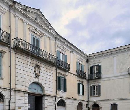 Il Palazzotto Hotel Isernia Ngoại thất bức ảnh
